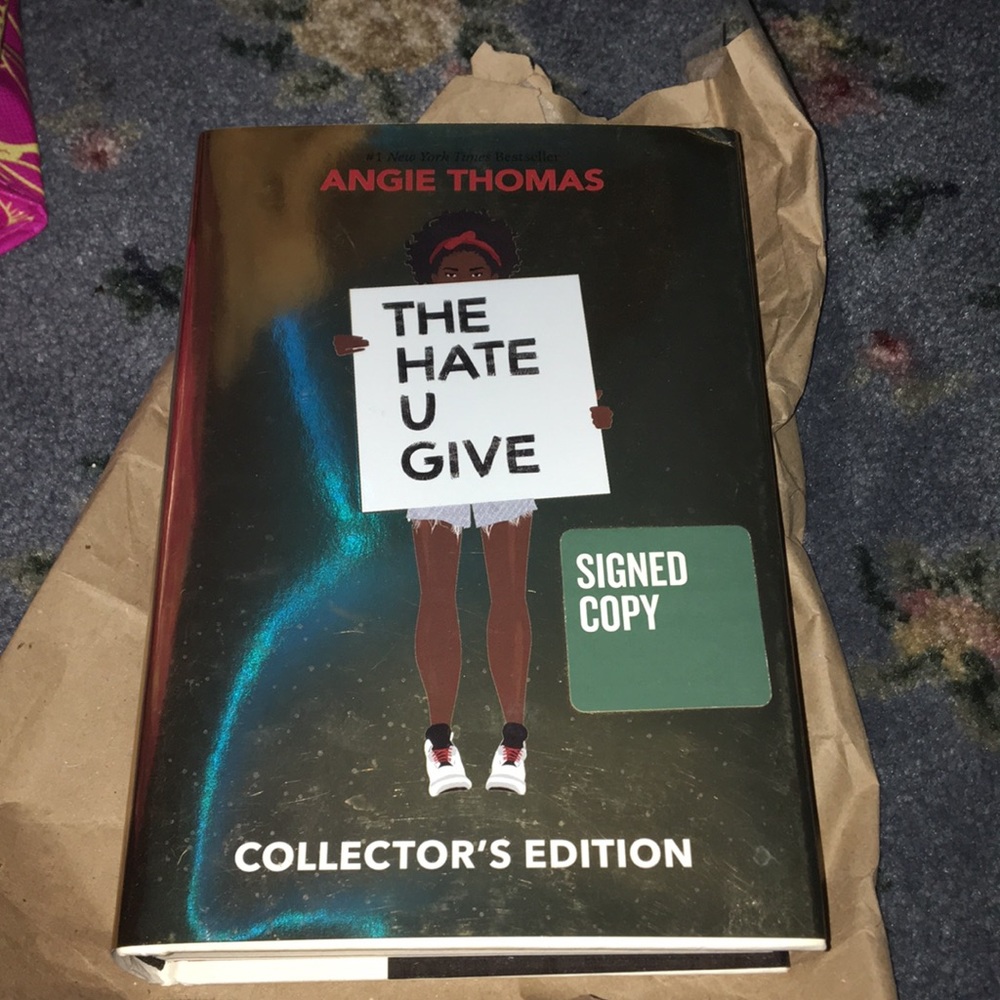 SIGNED COPY The Hate U Give by Angie Thomas